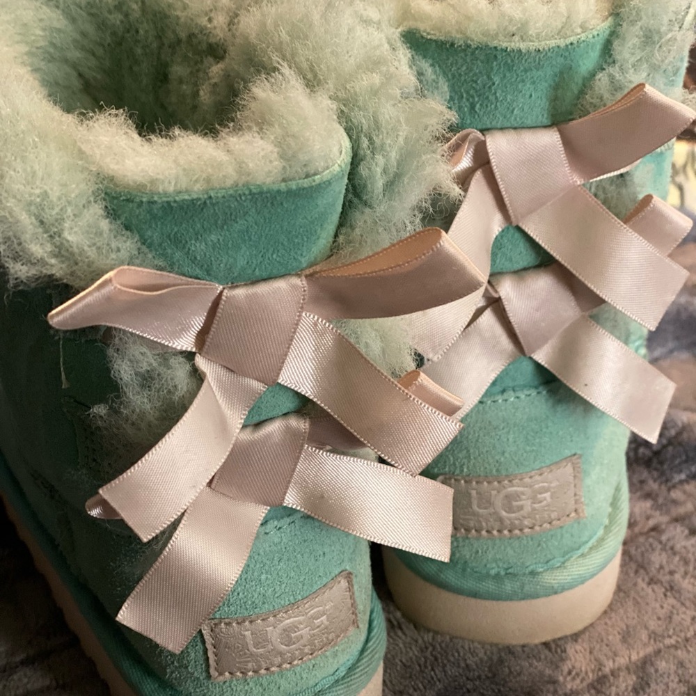 Uggs- Girls Size USA 11. Aqua Bows